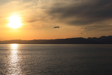 江ノ島からみる太陽が沈む風景　夕景