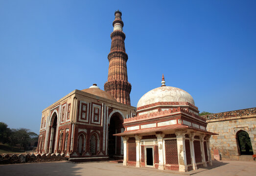 Qutub Minar, Alai Darwaza and the tomb of imam Zamin, New Delhi, India