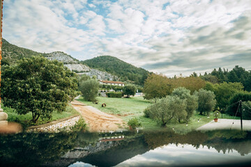 Obraz premium Tranquil Countryside Landscape with Mountain View