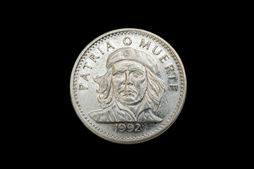 Reverse side of a 1992 Cuban 3 Pesos coin featuring Ernesto Che Guevara portrait, curved motto...