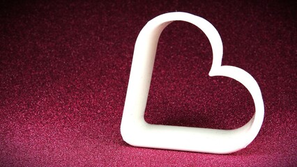 Biało czerwone kształty serca - symbole miłości © tomo81