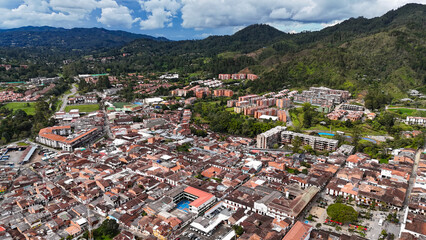 Foto aérea tomada  sobre el municipio de El Retiro, en Antioquia, Colombia