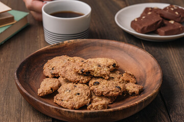 テーブルの上の美味しそうなクッキー