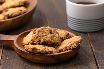 テーブルの上の美味しそうなクッキー
