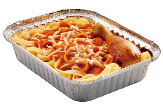 marmita com macarrão ao molho suco acompanhado de coxa de frango assado isolado em fundo transparente