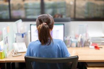 The industry rewarded the hardworking female employee for her dedication to both office management and factory oversight, proving her value as a cross-functional team leader.