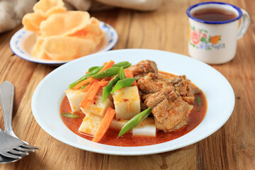 Lontong Kari Ayam merah, Indonesian traditional Menu Popular for Breakfast