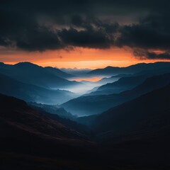 Obraz premium A landscape photo at sunrise, with light contrast creating a dramatic effect between the dark foreground and bright sky 