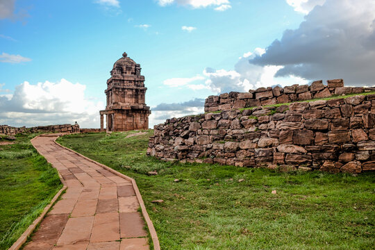 Badami &ndash; The Cradle of Chalukyan Architecture and Rock-Cut Wonders
