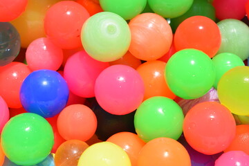 カラフルなスーパーボール