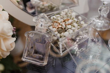 Wedding Rings Display Box with Flowers, Rose Gold, Baby's Breath Crystal, Romantic Celebration Setup