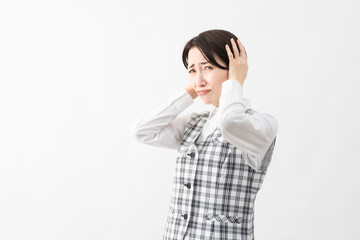 事務制服を着た若い女性　ビジネスイメージ.