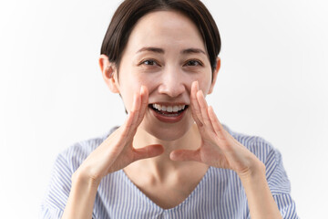 私服姿の女性　ライフスタイルイメージ