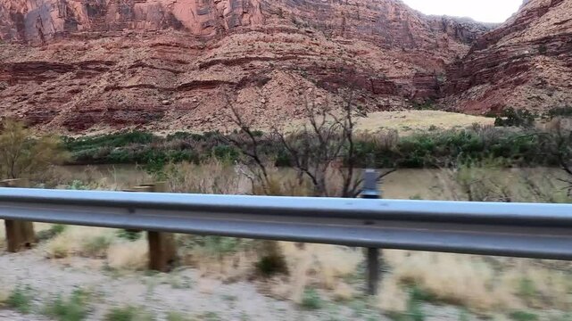 Utah Driving 1410 Moab red rock desert