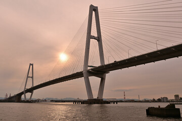 Obraz premium 名港中央大橋の夕暮れ
