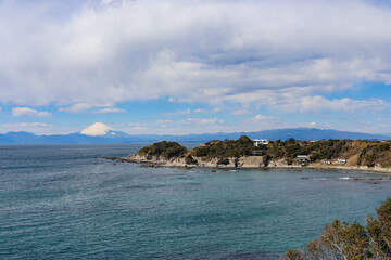 Fototapeta premium 富士山と荒崎海岸（神奈川県横須賀市）
