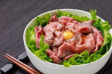ローストビーフ丼