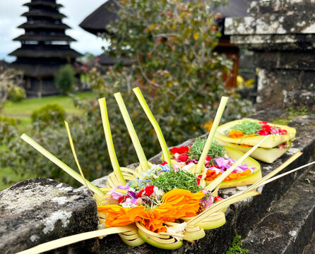 バリ島お寺のお供え物「チャナン」