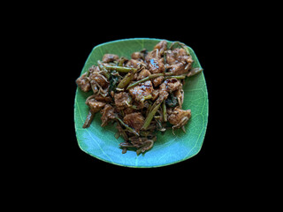 Tipat Cantok is a Balinese specialty similar to gado-gado, but with its own unique characteristics. Tipat cantok consists of ketupat, boiled vegetables, fried tofu, and finely ground peanut sauce, 