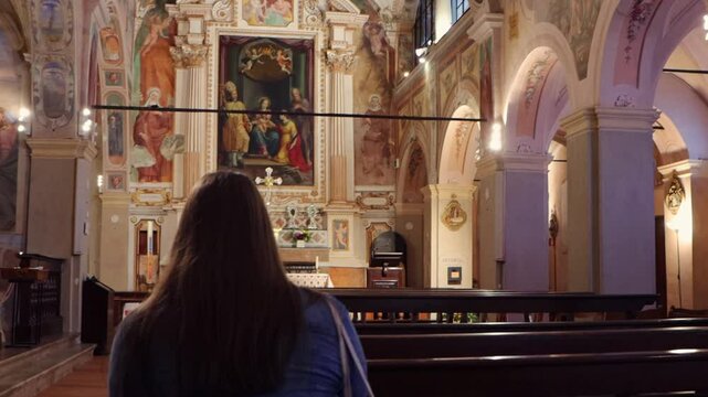 La experiencia de la fe cat&oacute;lica se vive desde la confianza en Dios, un Dios al que se ora, confianza y ama.