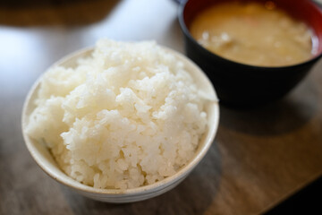 茶碗に盛られた白米