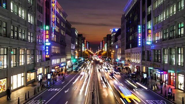 Time laps of busy city street traffic