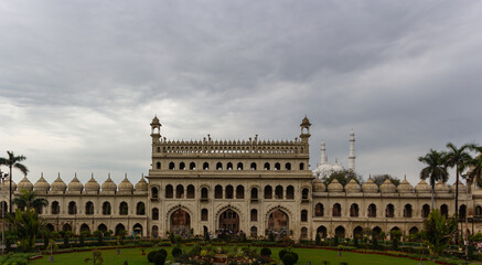 Obraz premium Monumental Architecture Under Cloudy Sky