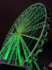 Iluminated Ferris Wheel at night, Miami downtown, Biscayne bay, Miami, Florida, USA