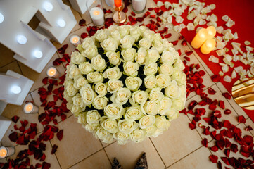 Backdrop of white roses flowers. wedding backgrounds.	