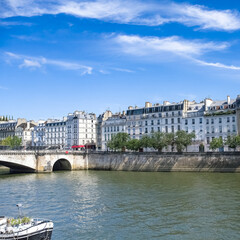 Fototapeta premium Paris, ile saint-louis and quai de Bethune, beautiful ancient buildings