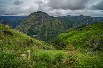 Fototapeta premium Panoramic scenic picture from the Little Adams peak trail in Ella, Sri Lanka, Asia