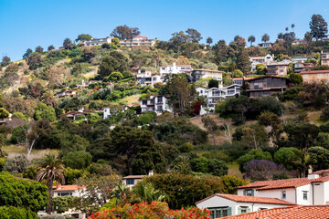 Hillside full of large homes in Southern California setting 