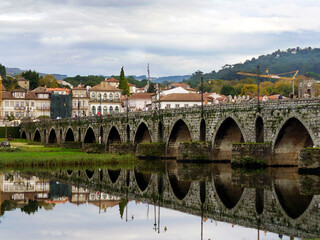 Fototapeta premium landscape of the roman bridge in ponte de lima, portugal