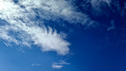 niebo z chmurami © Piotr