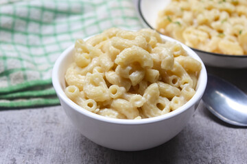 close up of a bowl of macaroni and cheese