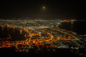 Breathtaking Night View of Hakodate from Mount Hakodate / 函館山から望む、函館市街の幻想的な夜景