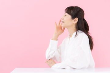女性　スキンケア