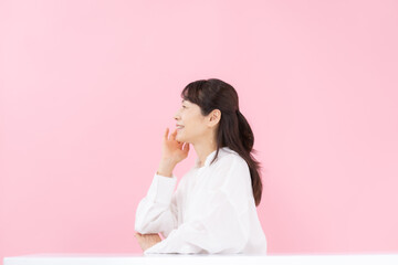 女性　スキンケア