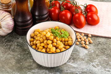 Canned chickpea in the bowl