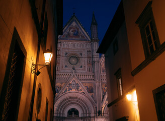 Duomo di Orvieto at night