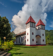 Fototapeta premium Picturesque chucrh of the Holy Family (Église de la Sainte-Famille), Haapiti, Moʻorea (Moorea), French Polynesia.