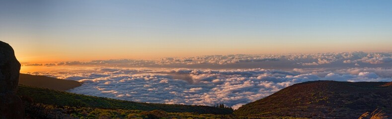 Sunset over the sea of ​​clouds from Mount Teide