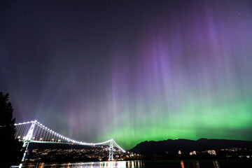  Lions Gate Bridge under the Aurora