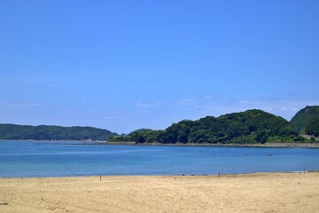 Obraz premium 青空と海が広がる加太海水浴場