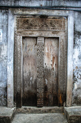 porte sculptée à Zanzibar en Tanzanie