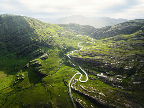Luftaufnahme des Healy Pass auf der Beara-Halbinsel in Irland