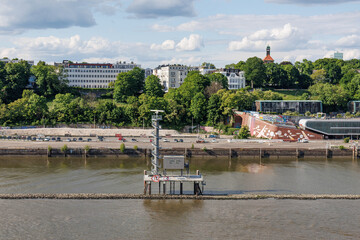 Der Hamburger HAfen und die Elbe