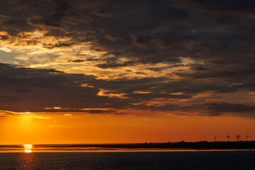 Sonnenuntergang auf der Elbe