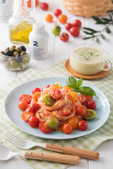 【たっぷりトマトの冷製パスタ】しっかり冷やしたカッペリーニ。トマトたっぷりのソース。暑い夏にさっぱり楽しめる嬉しい一品。