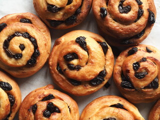 raisin and cinnamon swirl buns